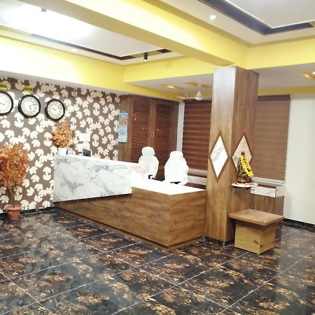 Hotel Golden City Vadodara Ngoại thất bức ảnh