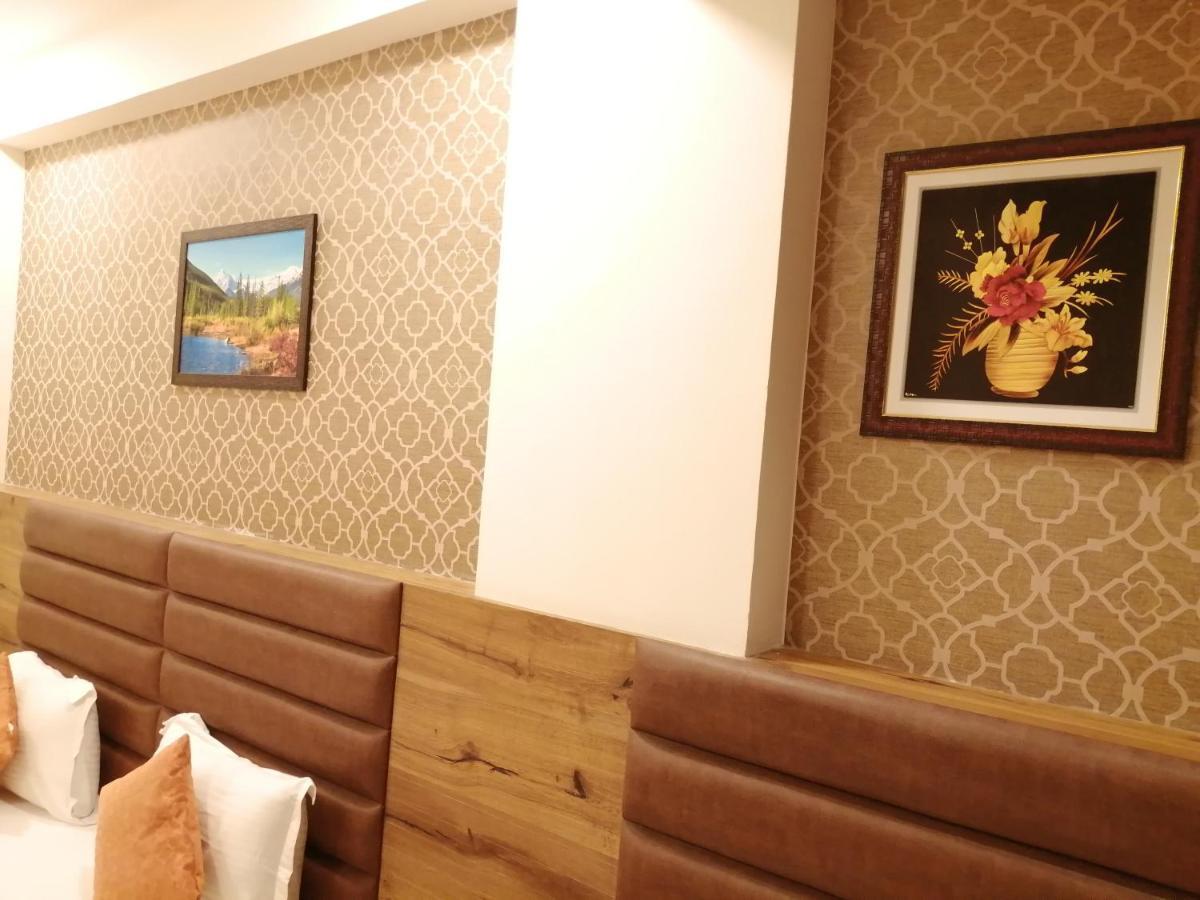Hotel Golden City Vadodara Ngoại thất bức ảnh