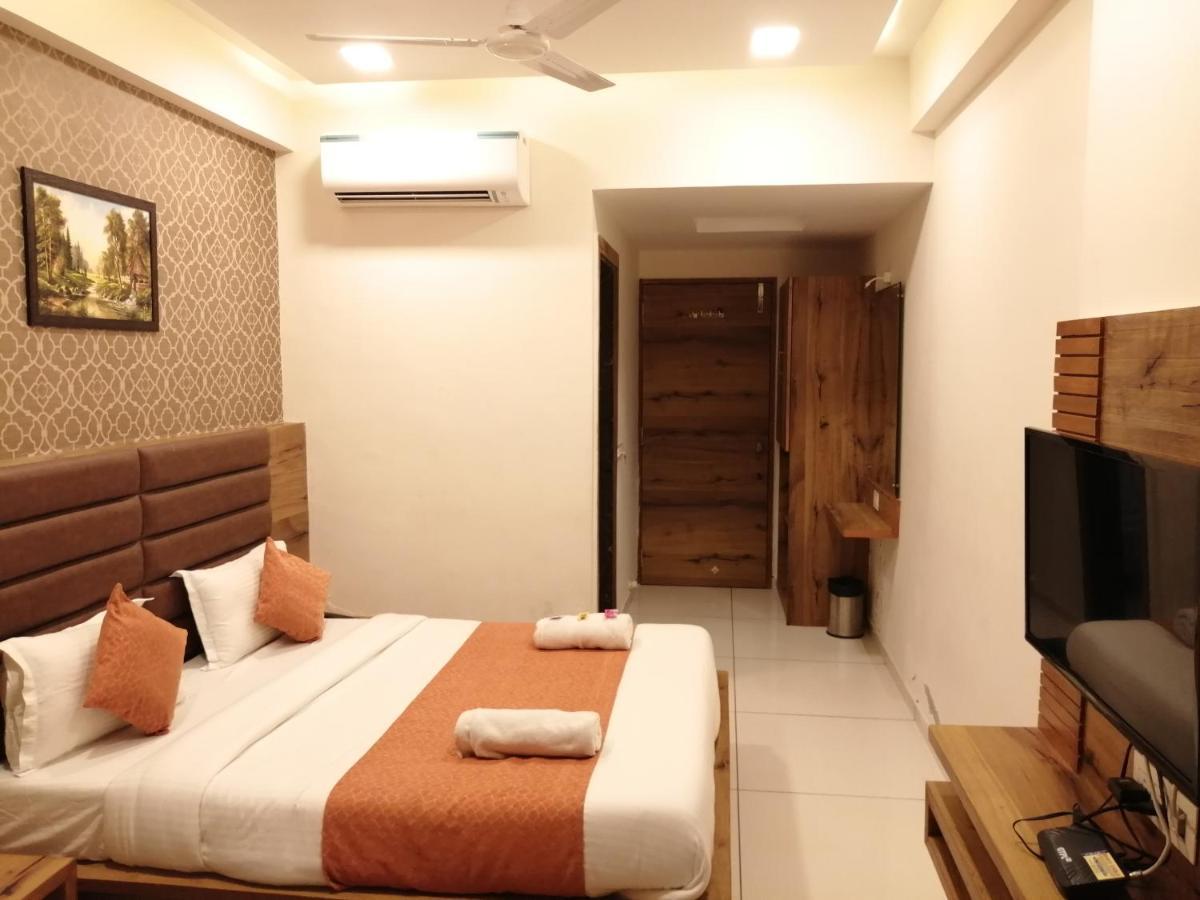 Hotel Golden City Vadodara Ngoại thất bức ảnh