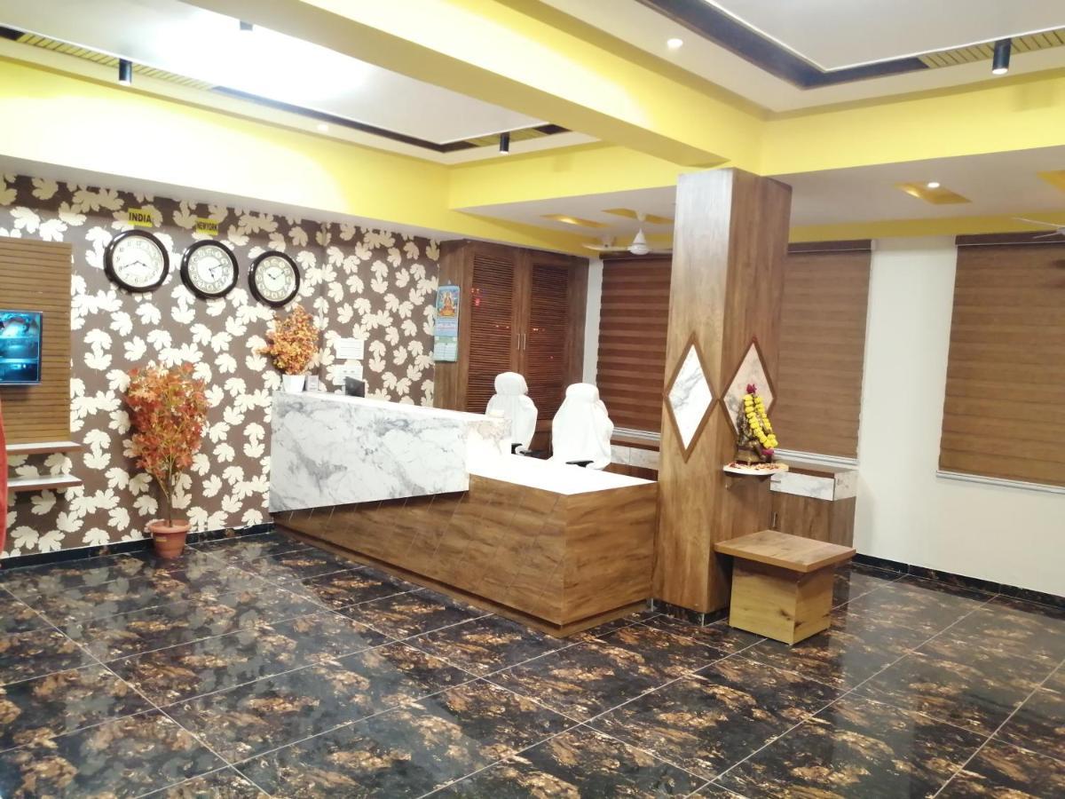 Hotel Golden City Vadodara Ngoại thất bức ảnh