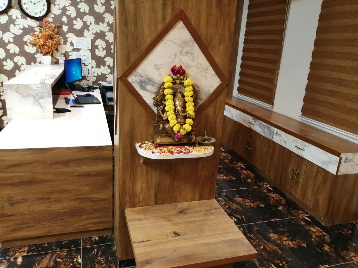 Hotel Golden City Vadodara Ngoại thất bức ảnh